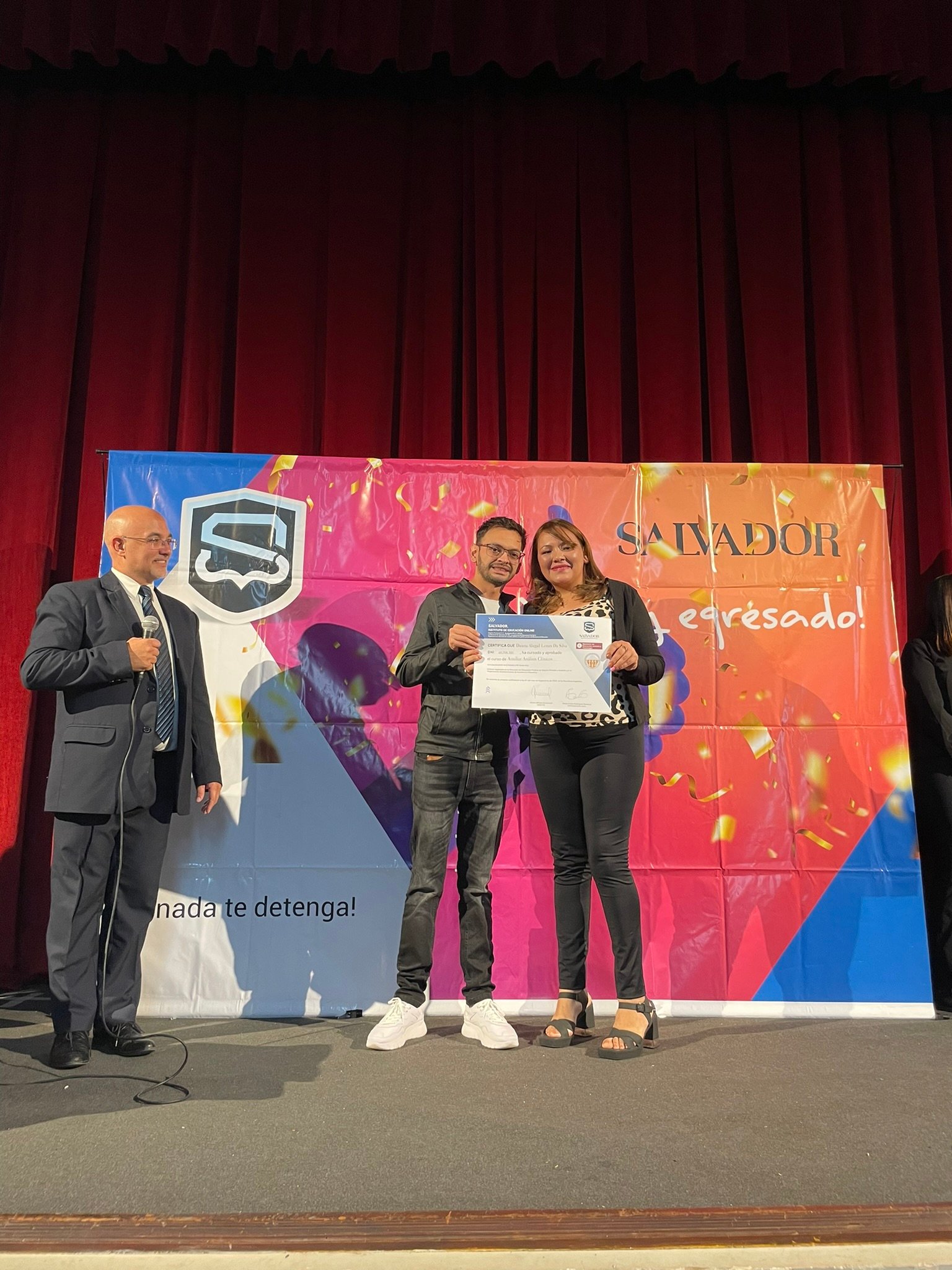 Estudiantes de Instituto Salvador